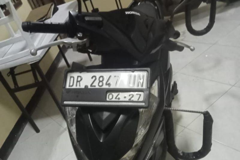 Sepeda Motor Bule Finlandia Raib di Pantai Kuta Lombok Tengah