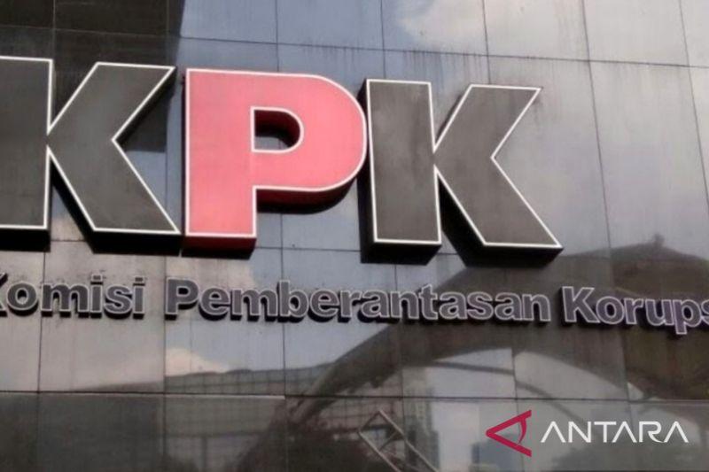 Heboh, Rekening Penjual Burung Diblokir Atas Permintaan KPK