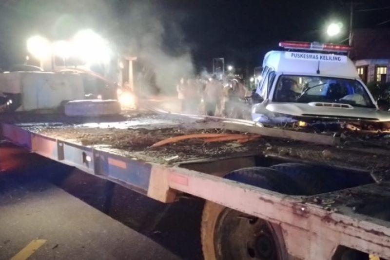 Polisi Ungkap Penyebab Kecelakaan Ambulans dan Tronton di Putussibau Kalbar