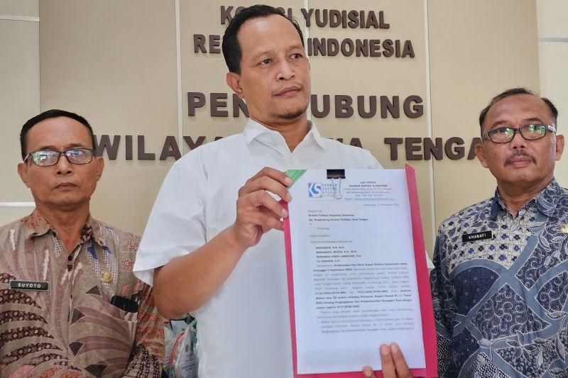14 Sekdes Gugat Bupati Demak gegara Dimutasi