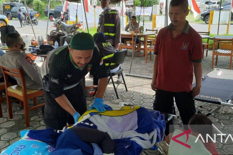 Ini Sosok Kang Asep, Relawan Terapis Pijat di Tengah Gempa Cianjur