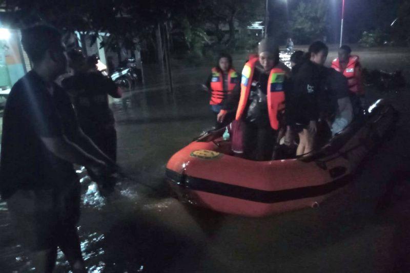 Imbas Banjir di Pati, Tim SAR Evakuasi 146 Warga dan 1 Korban Meninggal