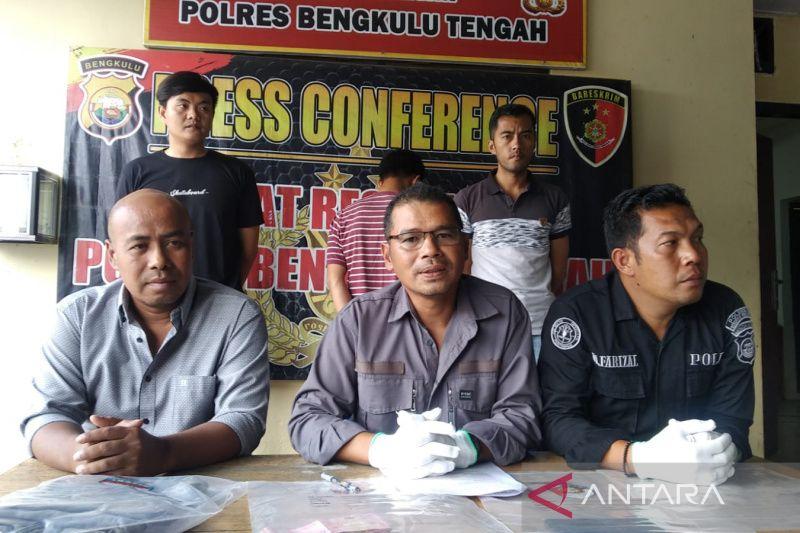 Pria di Bengkulu Tengah Ditangkap usai Ngaku jadi Wartawan dan Peras eks Sekdes Desa Tanjung Raman