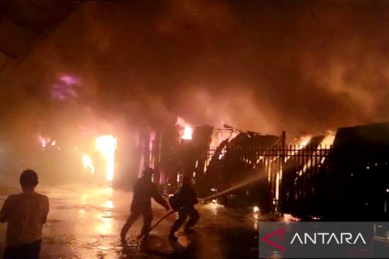 Polisi Selidiki Penyebab Kebakaran Pasar Sentral Makassar, Beredar Kabar Sengaja Dibakar