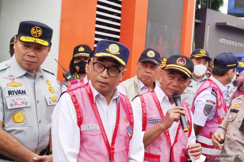 Menko PMK dan Menhub Tinjau Jalur Puncak Bogor Jelang Tahun Baru