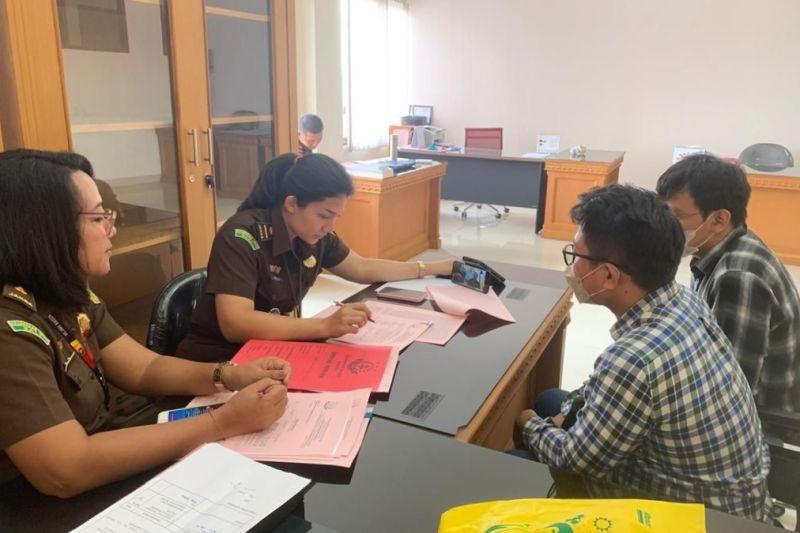 Hampir 1.000 Butir Berlian Lolos Lewat Anus Penyeludup Berlian Asal India, Pelaku Diserahkan ke Kejari Badung