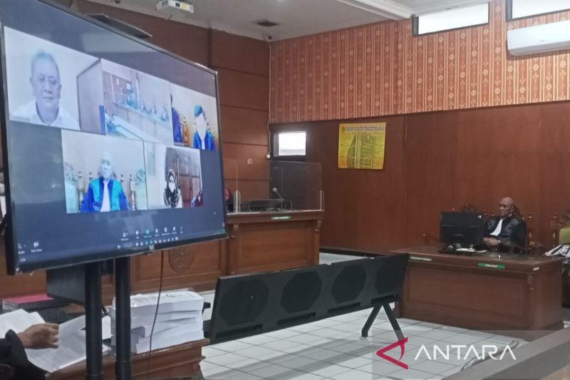 Hakim Mantan Ketua DPRD Jabar Irfan Suryanagara Dituntut 12 Tahun Penjara terkait Kasus Penggelapan Uang