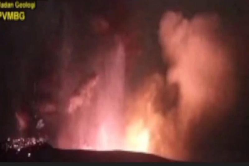 Berstatus Siaga, Gunung Anak Krakatau Erupsi 4 Kali