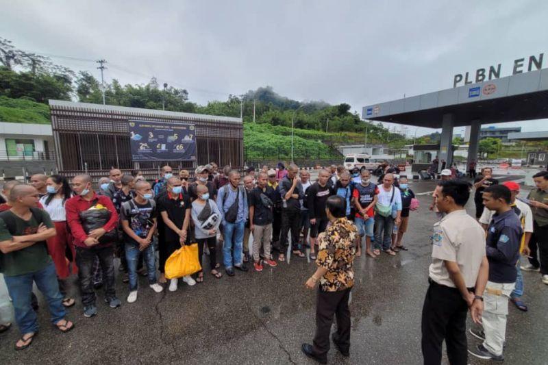 314 WNI Bermasalah Dipulangkan dari Malaysia