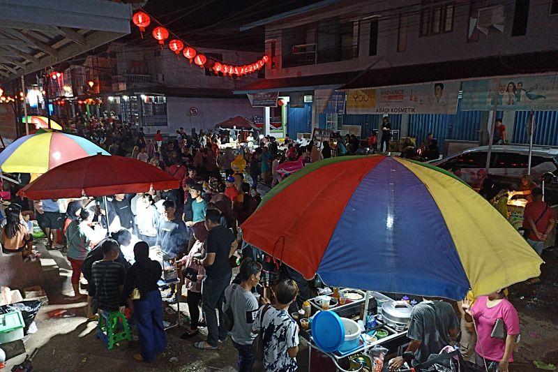 Perayaan Cap Go Meh di Putussibau Kapuas Hulu Hidupkan Bisnis Kuliner