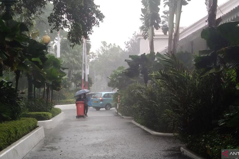 Jakarta Diguyur Hujan, Kali Ciliwung Meluap hingga Banjir Setinggi 1,2 Meter