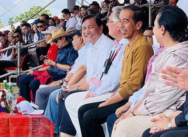 Asyik Nonton  F1 Powerboat, Jokowi Jagokan Pebalap Wanita meskipun Kalah