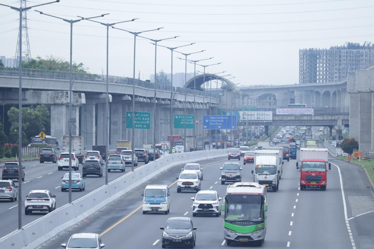 Gunakan Transportasi Massal, Solusi Tekan Emisi Gas Karbon