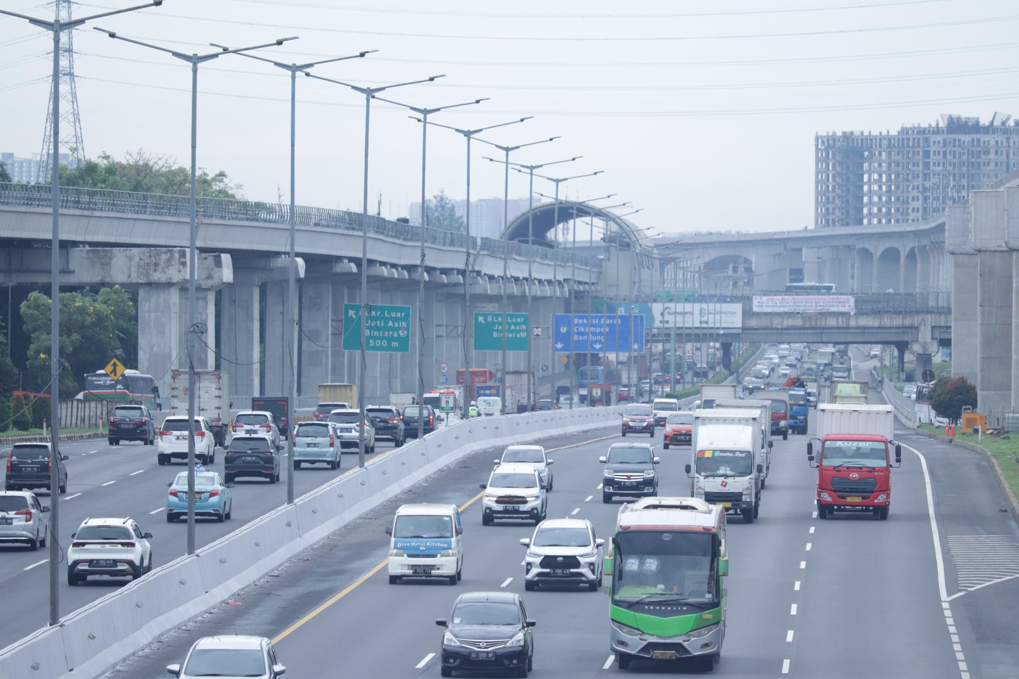 Gunakan Transportasi Massal, Solusi Tekan Emisi Gas Karbon