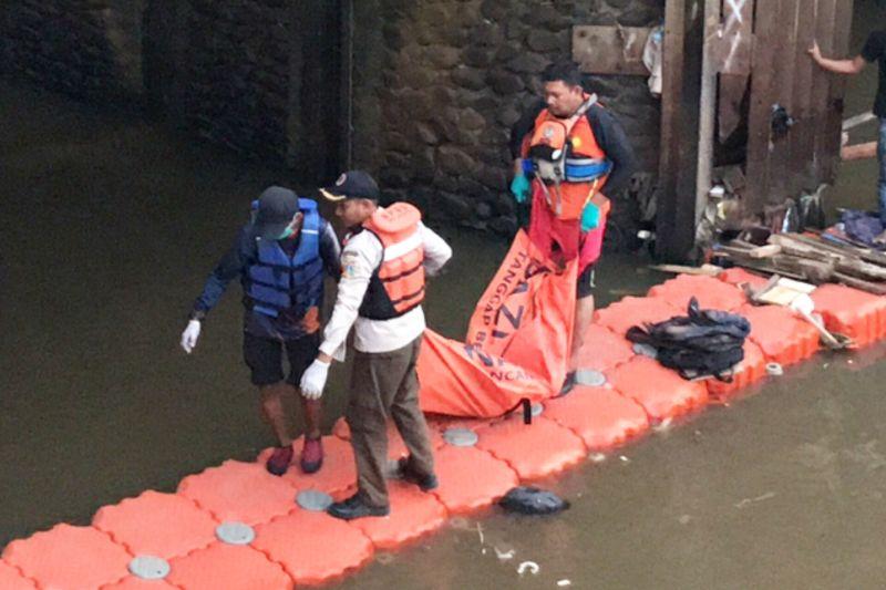 Jenazah Bocah Laki-laki yang Tenggelam Ditemukan di Pintu Air Manggarai