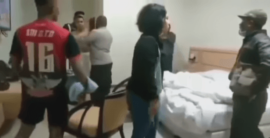 Viral! Anggota TNI Gerebek Istri Selingkuh dengan Sesama Prajurit di Kamar Hotel