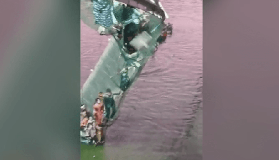 Korban Tewas Akibat Ambruknya Jembatan Gantung di India Bertambah Jadi 141 Orang