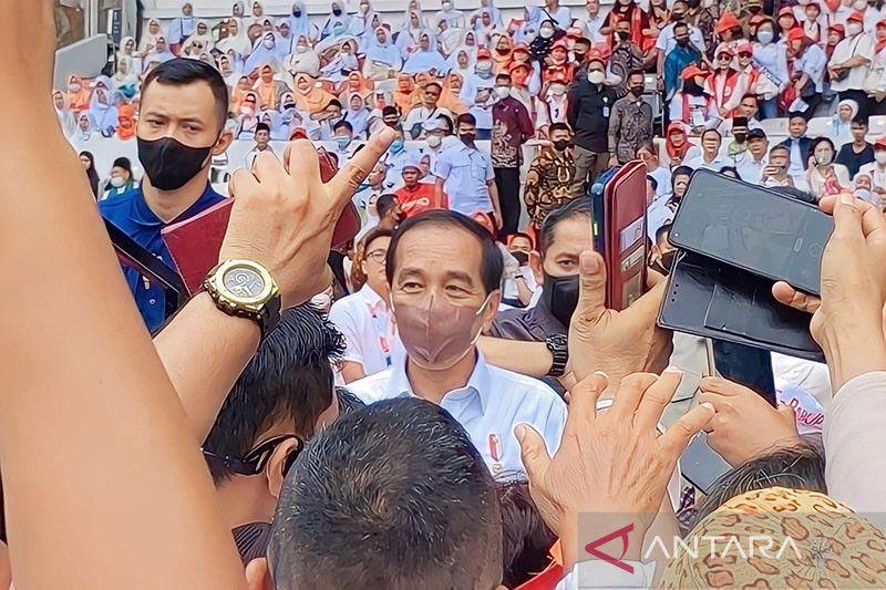 Pria si "Rambut Putih" Nongol di PN Selatan, Netizen Kepo