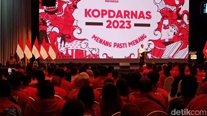Jokowi: PSI Harus Mainkan Isu untuk Usia Muda