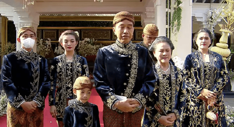 Jokowi Tegaskan Ngunduh Mantu Kaesang sebagai Cara Memelihara Budaya