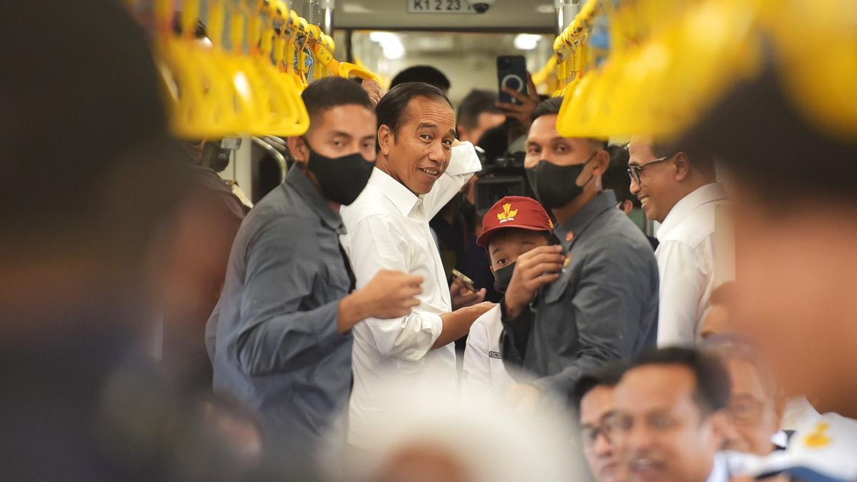 Jokowi 'Memaklumi' Proyek Pembangunan Bermasalah Diduga Bisa Rugikan Negara