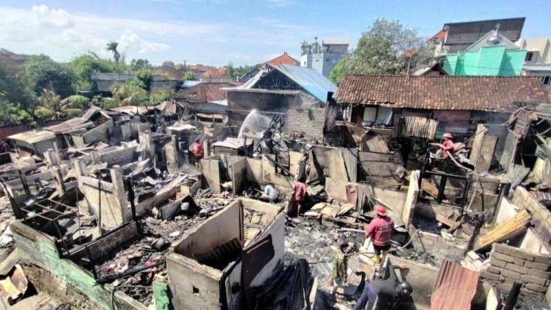 Korban Kebakaran 35 Rumah Bedeng di Denpasar Dapat Bantuan Kamar Kos Sebulan