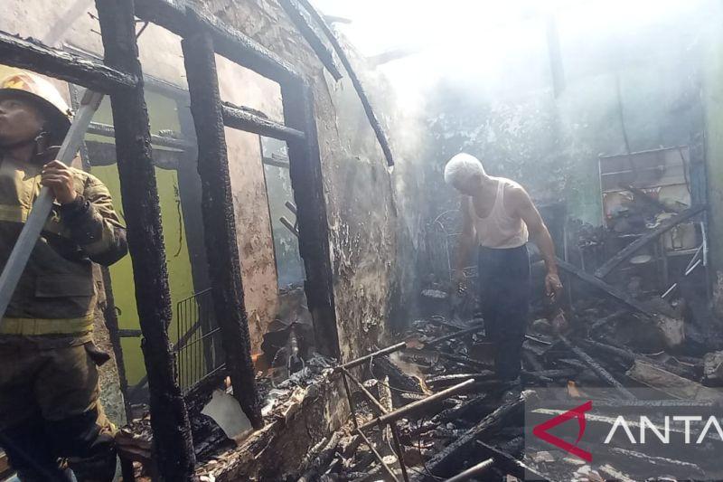 Kebakaran Kawasan Padat Penduduk di Palabuhanratu, 2 Unit Damkar Dikerahkan