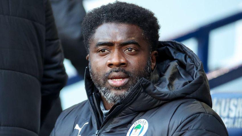 Hanya 58 Hari Jadi Pelatih, Kolo Toure Dipecat Wigan Athletic!