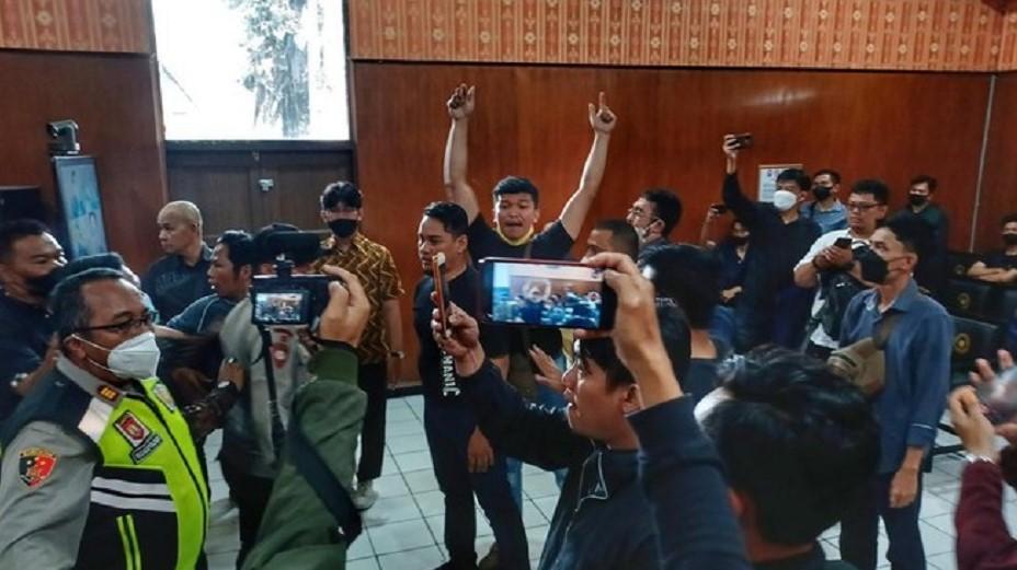 Para Korban Penipuan Doni Salmanan Ngamuk Ganti Rugi Tak Dikabulkan Hakim