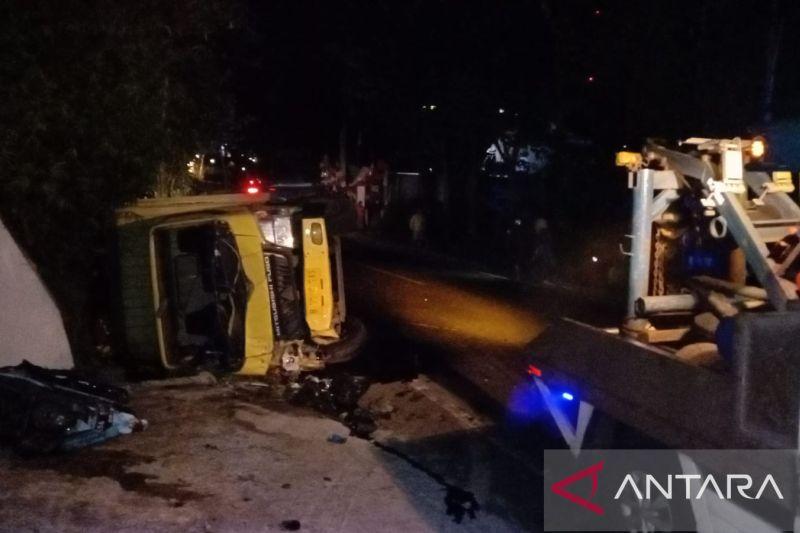 Truk Hantam Motor dan Mobil di Jalur Puncak, 4 Orang Tewas