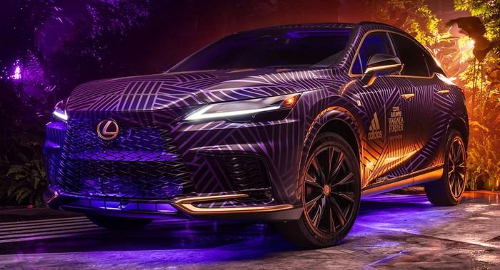 Lexus dan Adidas Kolaborasi Bikin Mobil RX 500h Ala Wakanda Forever