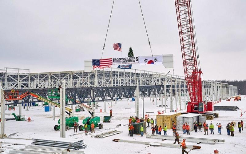 LG dan General Motors Tambah Investasi Produksi Sel Baterai, Total Rp37,2 Triliun
