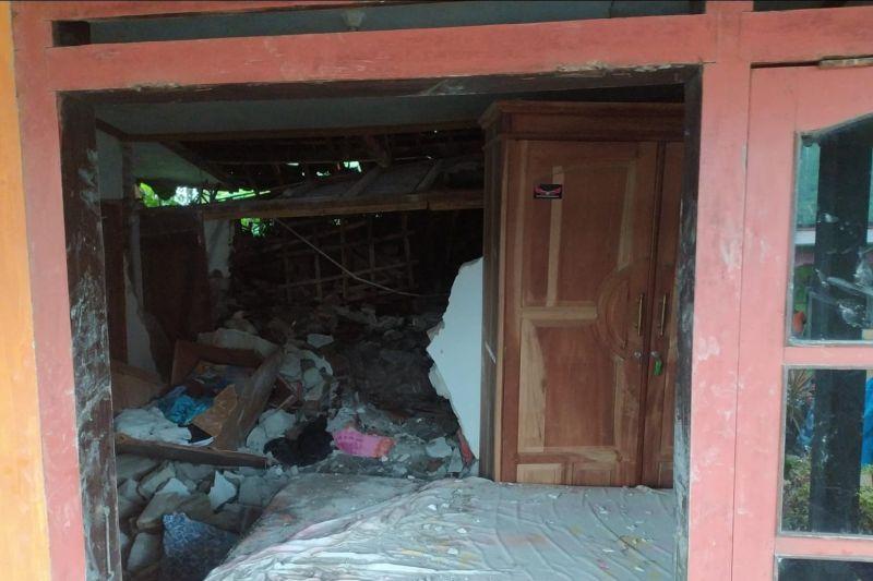 Lansia Tertimbun Tanah, Tim SAR Gabungan Evakuasi Korban Longsor di Banyumas