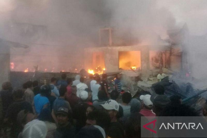 Satu Orang Tewas Dalam Kebakaran Ratusan Kios dan Rumah di Lorong Tahu Ambon