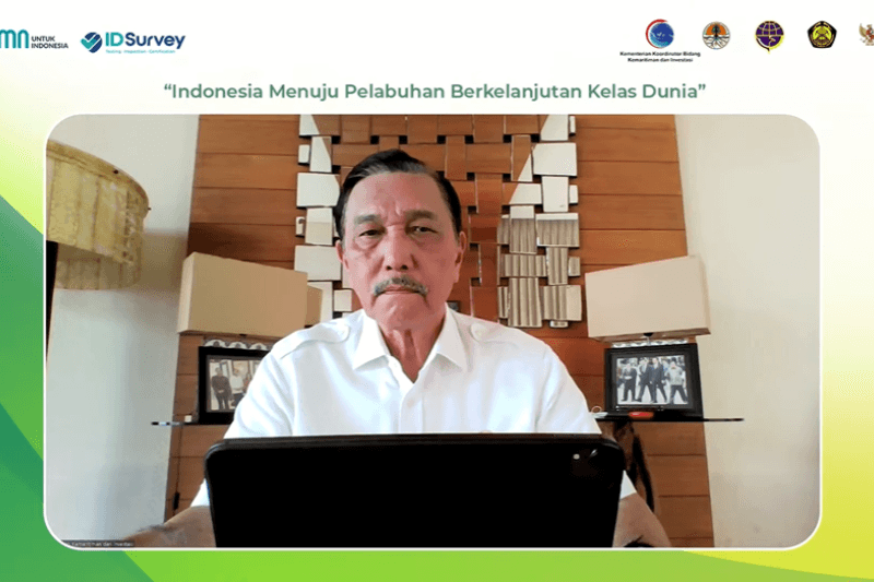 Luhut Ingatkan Vaksinasi 'Gas' Terus meski PPKM Dicabut Jokowi