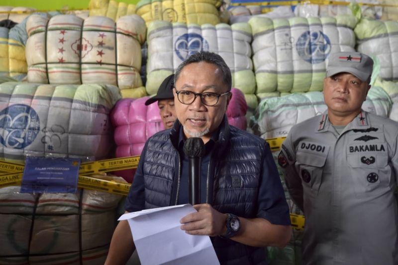 Mendag Zulhas Fokus Musnahkan Pakaian Bekas Impor dan Minta Pelakunya Ditangkap!