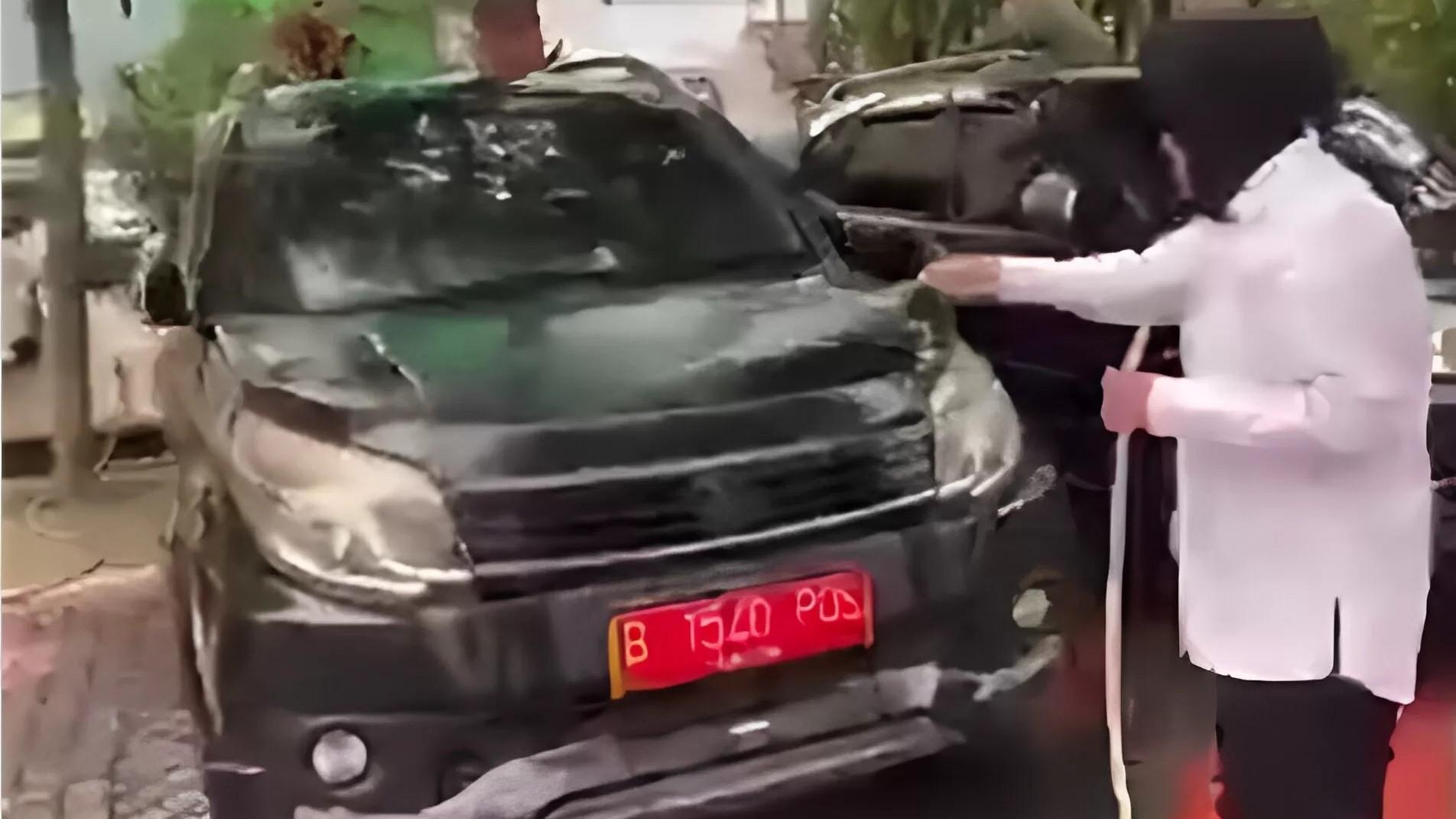 Viral Mensos Risma Cuci Mobil, Begini Respon Pedas Netizen
