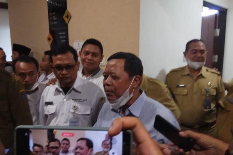 Ketua Fraksi PKB Surabaya Terjebak di Dalam Lift