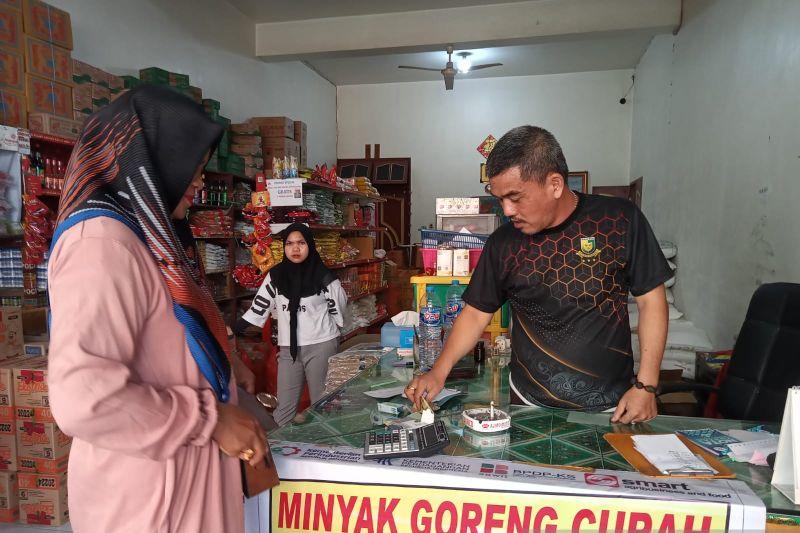 Pedagang Keluhkan Sulitnya Konsumen Beli Minyak Goreng Pakai PeduliLindungi: Ribet Banget!