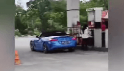 Viral! Mobil Sport Mewah Seharga Rp1,4 Miliar Isi BBM Pertalite