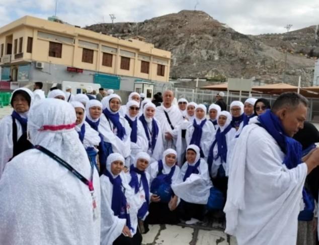 Umrah Bareng Orang Ternama, Komersialisasi Ibadah?