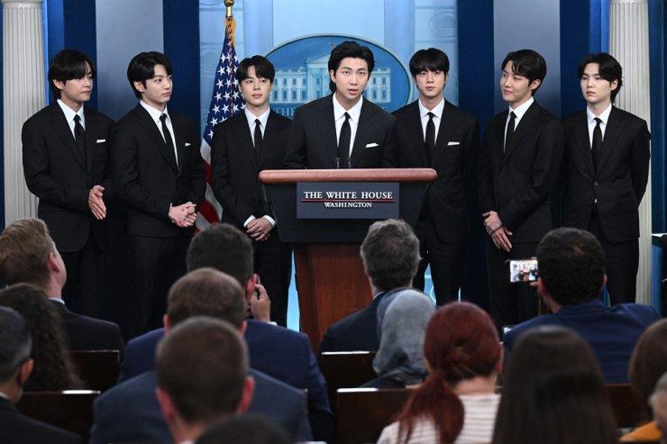 Temui Biden, BTS Merasa 'Hancur' atas Kejahatan Kebencian di AS