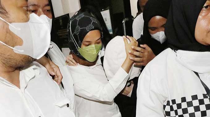 AG Menangis Usai Dituntut Jaksa 4 Tahun Bui