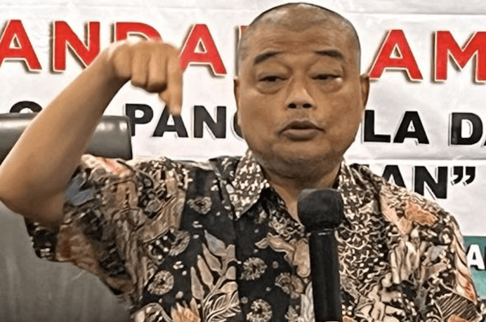 Pengamat Sebut Publik Hanya Disuguhi Perebutan Simbol Dukungan Jokowi