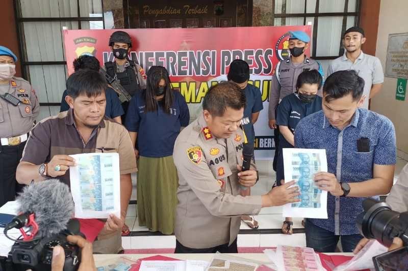 Polisi Sita Puluhan Juta Rupiah Uang Palsu dari Pasutri di Temanggung