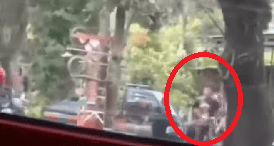 Viral Video Ogah Bayar Paket COD, Pria Ancam Kurir Pakai Golok dan Disiram Bensin