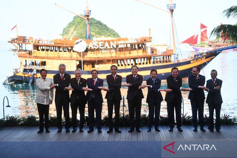 Ini Alasan Jokowi Ajak Semua Pemimpin ASEAN Berlayar dengan Kapal Pinisi di Labuan Bajo