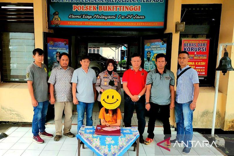 Kabur ke Solok Selatan, Wanita Muda yang Curi Emas Ditangkap Polisi