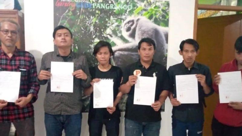 6 Pendaki Nyalakan Bom Asap di Gunung Gede Dilarang Mendaki 3 Tahun