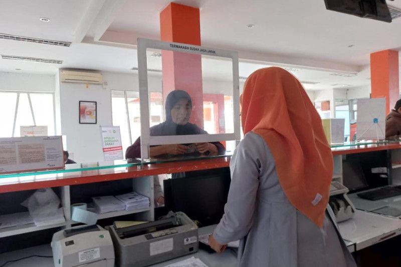 Pos Indonesia Salurkan Bantuan Uang Sembako Pensiunan Pelindo Total Rp38,9 Miliar